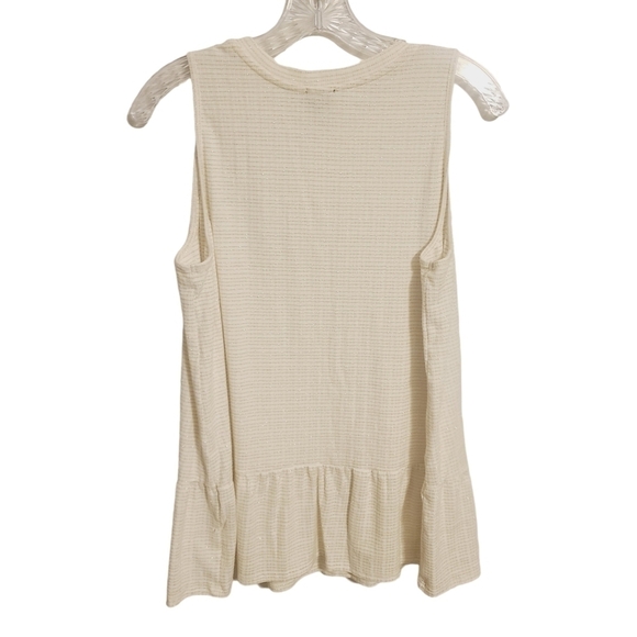 W5 | Women's White and Gold Metallic Sleeveless Ruffle Peplum Top (Size XL) - Picture 13 of 14